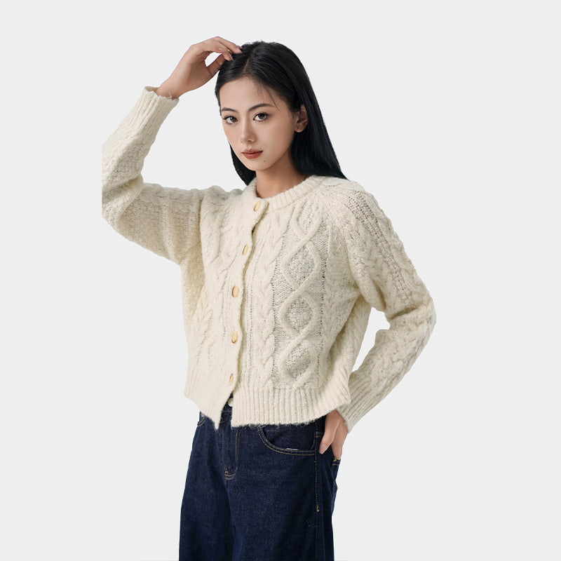 Örgü hırkalar farklı kıyafetleri veya vücut tiplerini nasıl tamamlayabilir?